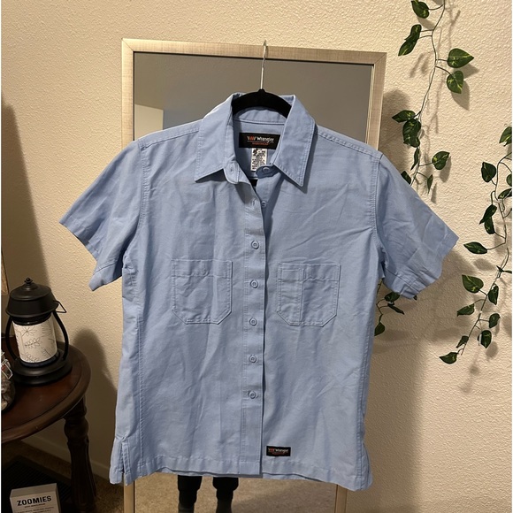 Wrangler Other - Wrangler Short Sleeve Light Blue Button Up